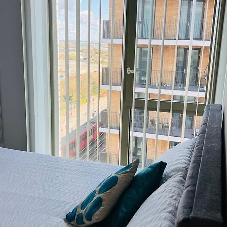 Lush Living - Double Room With Private Bathroom Londres Extérieur photo