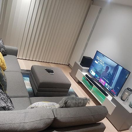Lush Living - Double Room With Private Bathroom Londres Extérieur photo