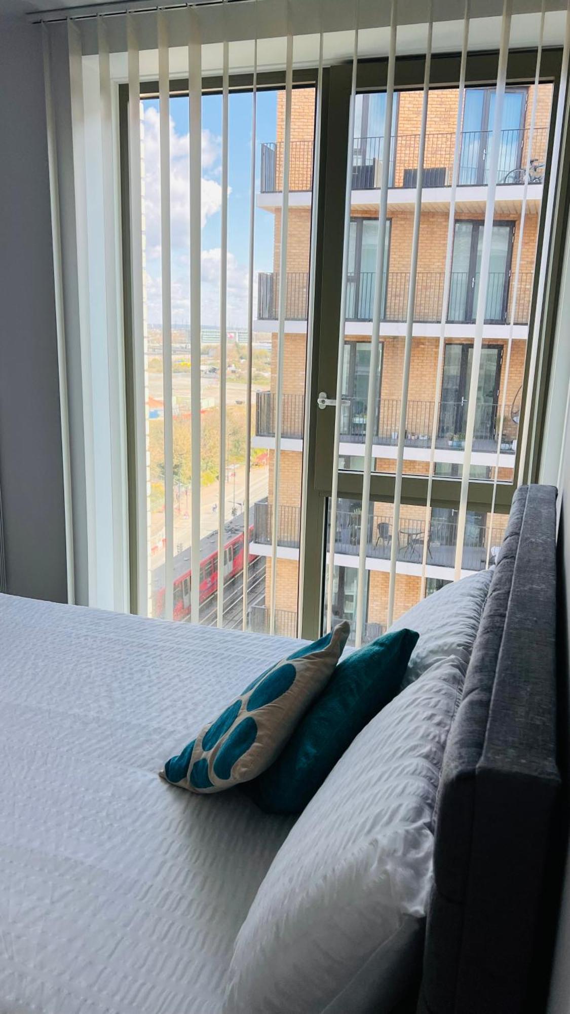Lush Living - Double Room With Private Bathroom Londres Extérieur photo