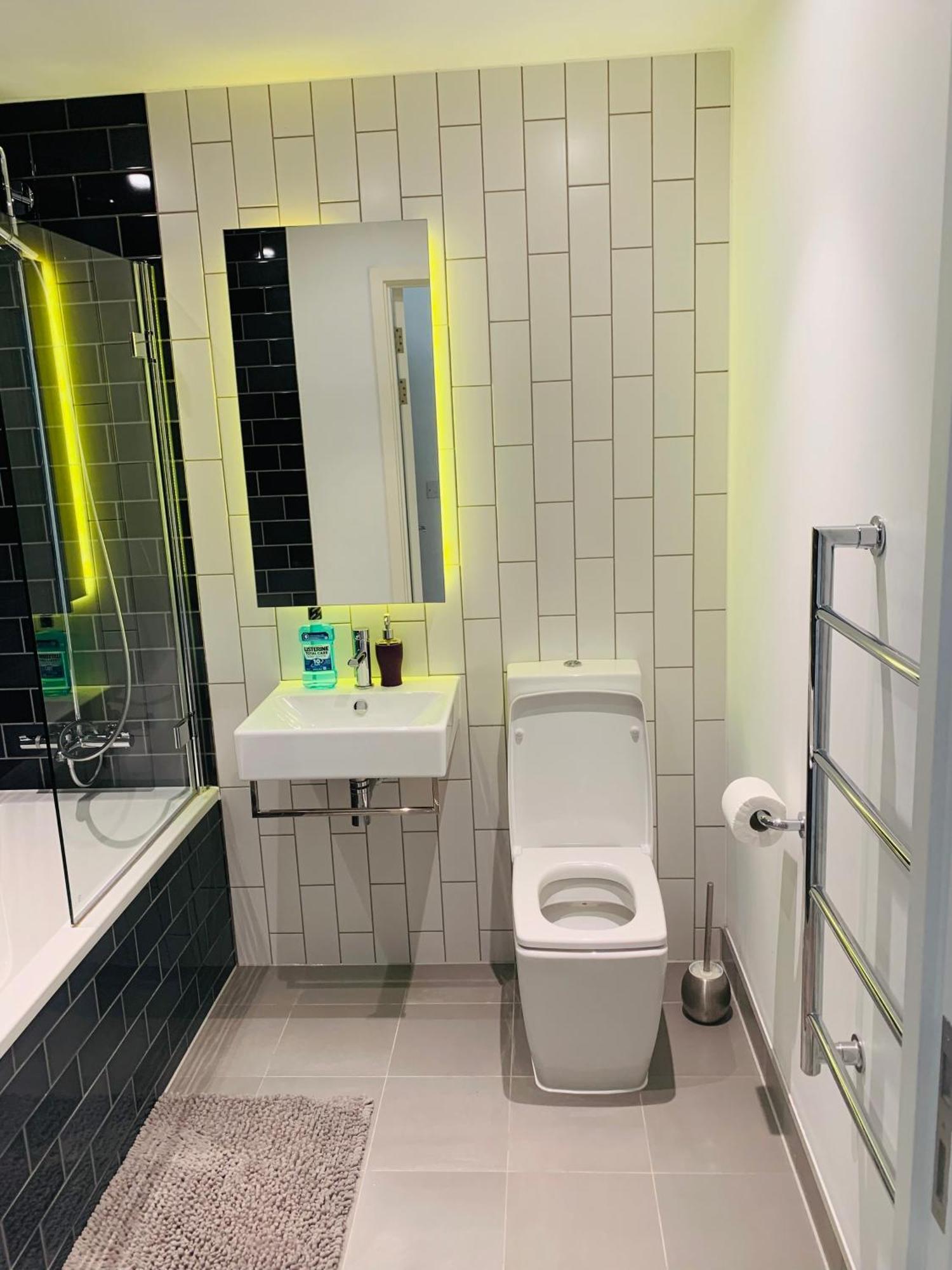 Lush Living - Double Room With Private Bathroom Londres Extérieur photo